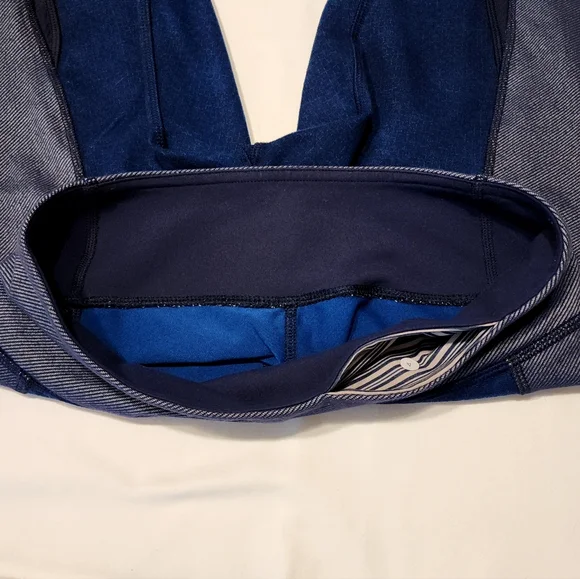 LULULEMON *Special Edition* Wunder Under Crop - Blue/Black/White - Size 4 - Picture 7 of 13